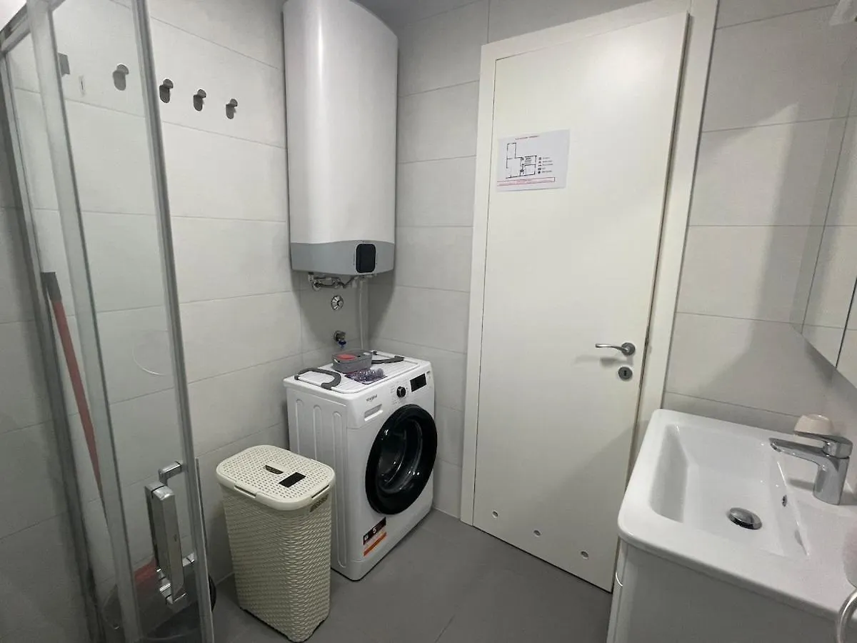 L&P Apartment Πούλα 0*,